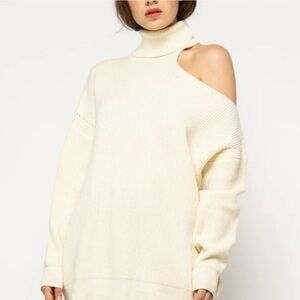 En Merci Cold Shoulder Turtleneck Sweater